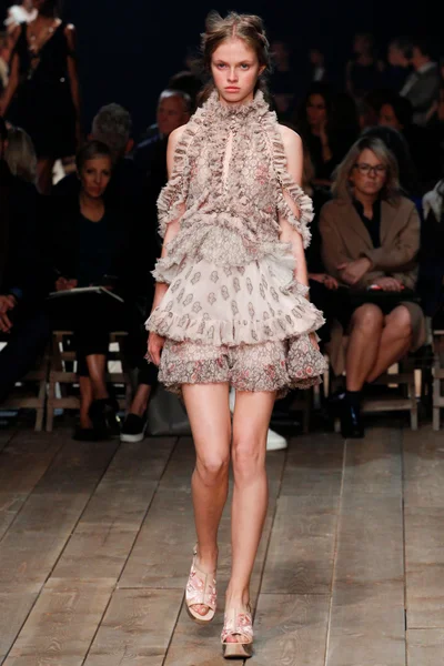 Look 13